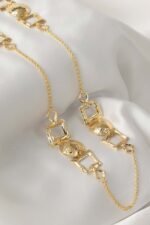 Trendy Golden Necklace - Image 2
